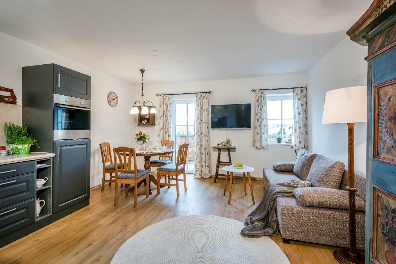 Edlmann-Hof Apartment Obing ภายนอก รูปภาพ